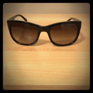 Like new Tory Burch sunglasses!